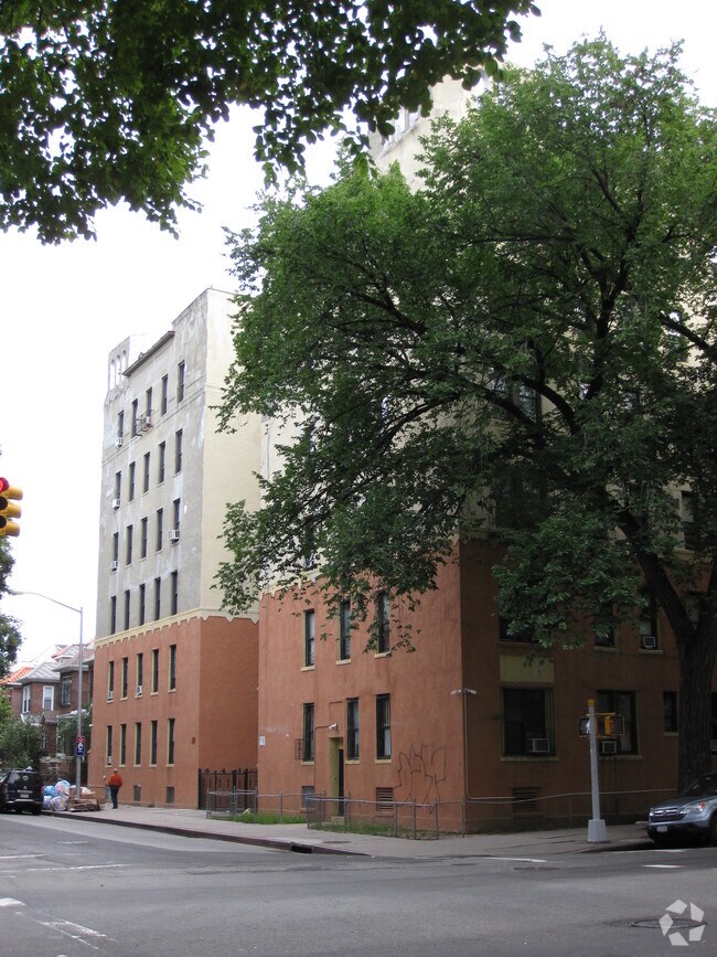 Building Photo - 89-07 34th Ave