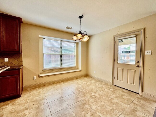 Building Photo - 1005 Tallahassee Dr