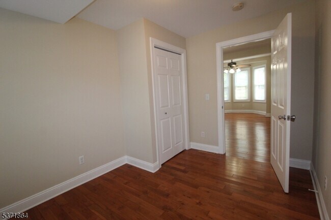 Building Photo - 30 White Meadow Ave