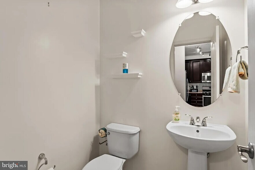 Building Photo - 15240 Torbay Way