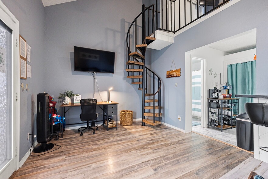 Building Photo - 14825 Windward Dr