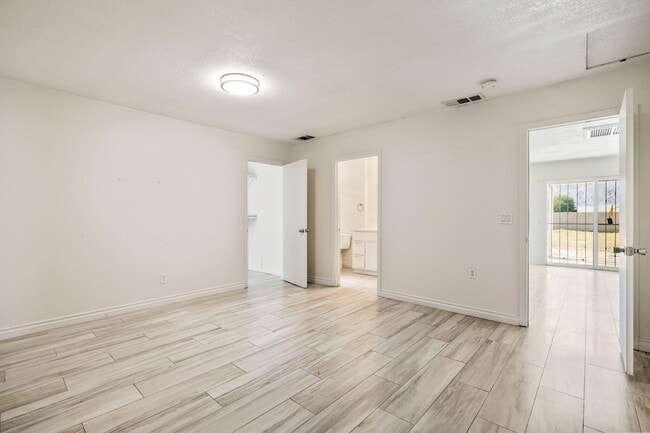 Building Photo - 33515 Wishing Well Trail