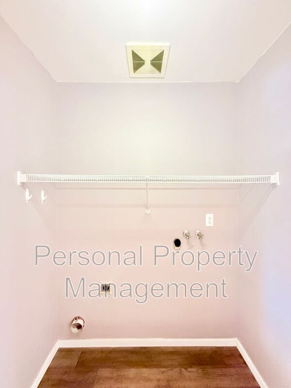 Building Photo - 10800 SE 17th Cir