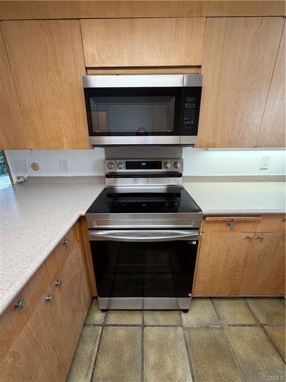 Building Photo - 321 Coral Ave