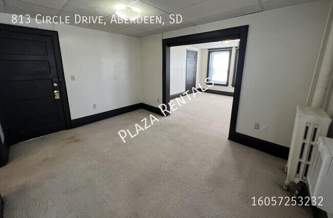 Building Photo - 19 7th Ave SE