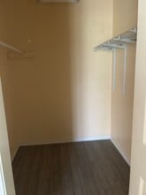 Building Photo - 9474 Villas Dr