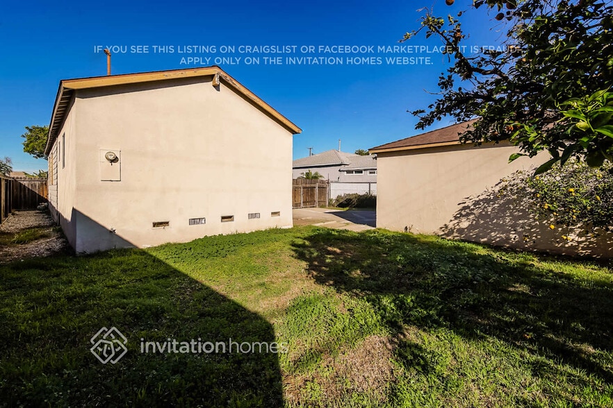 Building Photo - 1530 W 154th Pl