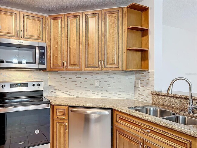 Building Photo - 2580 Grassy Point Dr
