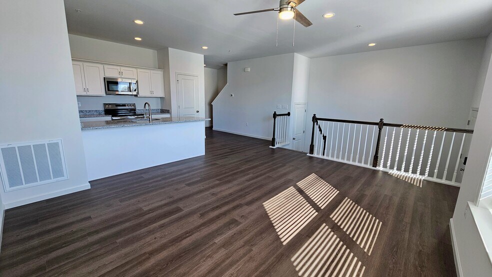 Building Photo - 63 N Conifer Dr