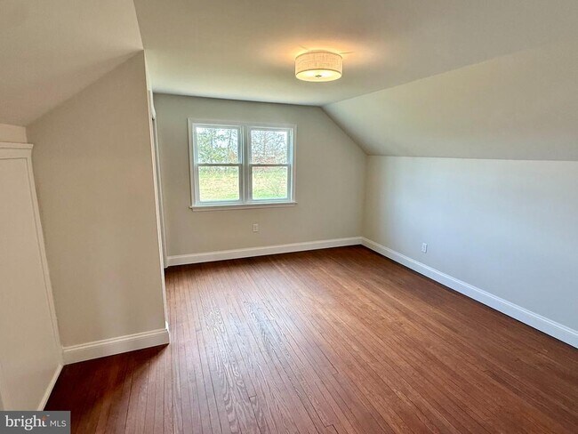 Building Photo - 330 Gilbertsville Rd