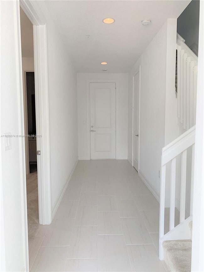 Building Photo - 11717 SW 13th Ct