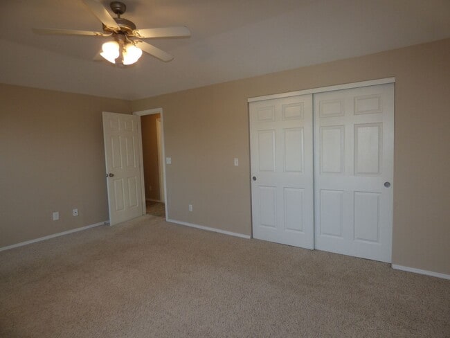 Building Photo - 3 bed 2.5 bath House in Stayton!! Close to...