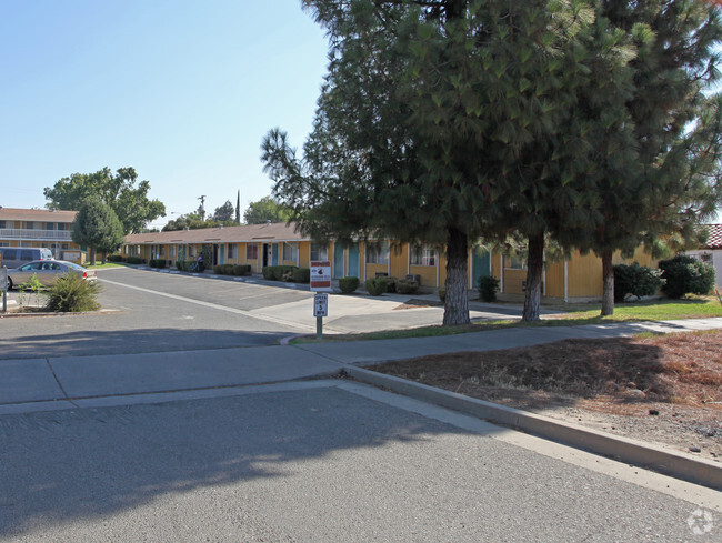 Primary Photo - Gateway Pines Apartments