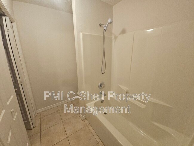 Building Photo - 3012 Brigantine Dr