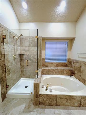 Building Photo - 705 Pine Lakes Dr