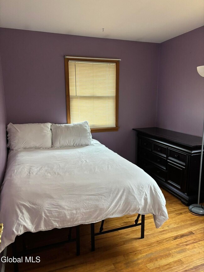 Building Photo - 52 Trottingham Rd