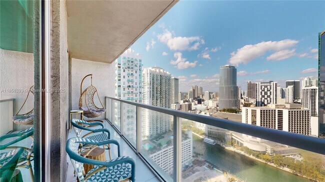 Building Photo - 500 Brickell Ave