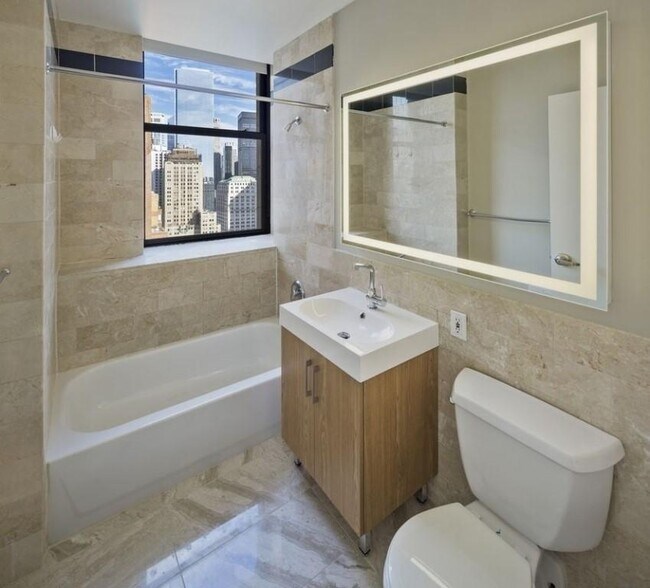 Building Photo - 4 bedroom in NEW YORK NY 10004