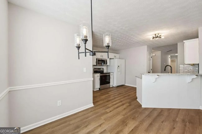 Building Photo - 7091 Greenridge Dr