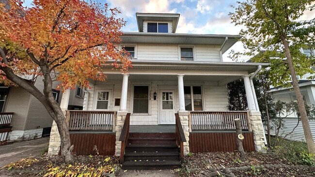 Building Photo - 1535 Bever Ave SE