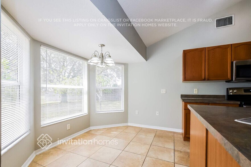 Building Photo - 13518 Biscayne Dr