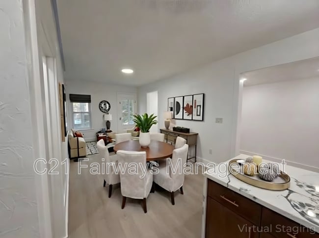 Building Photo - 16 Panorama Dr