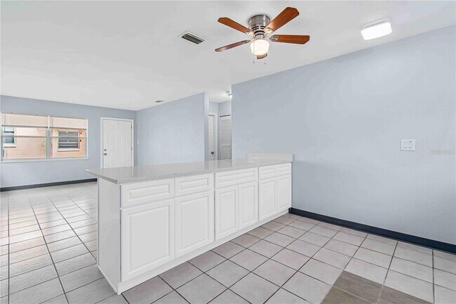 Building Photo - 140 112th Ave N