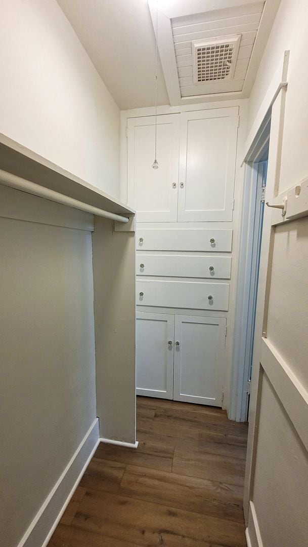 Building Photo - 2 Bed 1 Bath House in Historical Uptown Whittier Available Now!