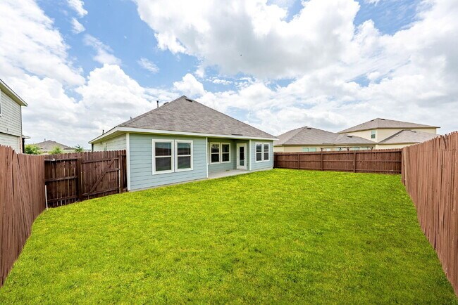 Building Photo - 6723 Shiraz Wy