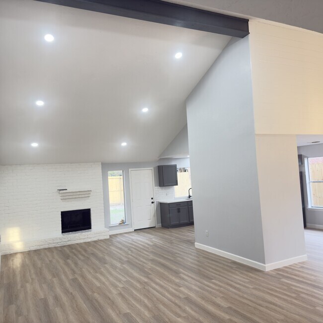 Building Photo - 12626 Havenrock Dr