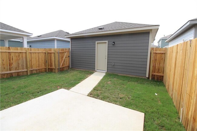 Building Photo - 2028 Arendale Dr