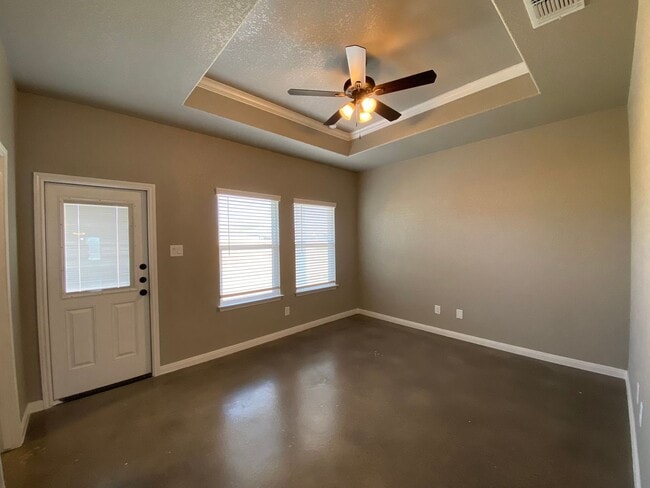 Building Photo - Beautiful Duplex in Seguin!