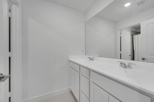 Building Photo - 6371 Windwood Wy