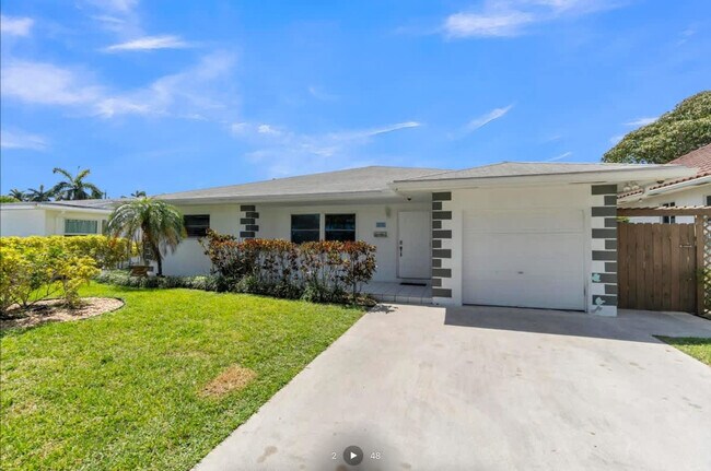 Building Photo - 806 NE 4th St