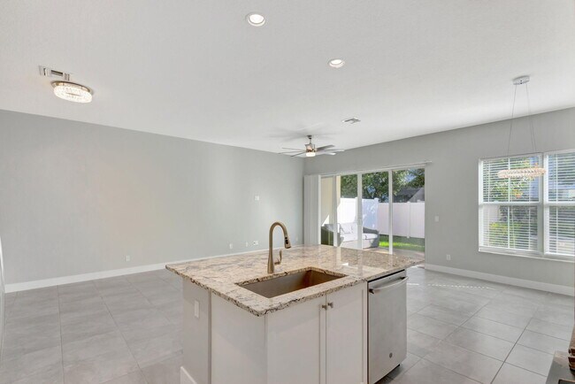 Building Photo - 4924 Pointe Midtown Way