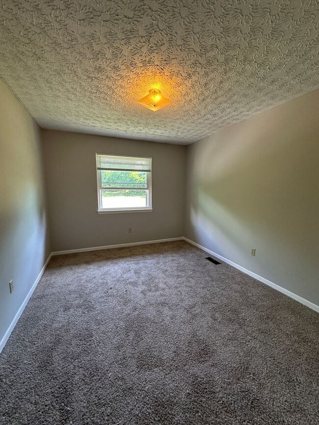 Building Photo - 3159 Tiffany Ct