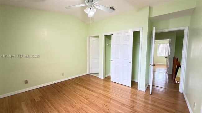 Building Photo - 870 NE 212th Terrace