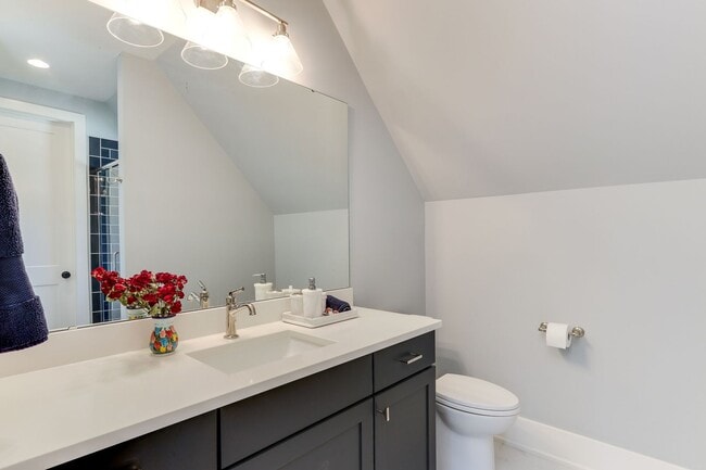 Building Photo - Extrordinary 4BD, 4.5BA Raleigh Home in an...