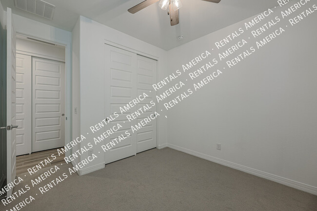 Building Photo - 5938 N 90th Dr