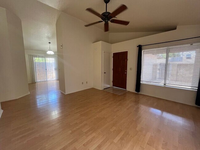 Building Photo - Charming 2 Bedroom, 2 Bathroom Home for Rent!