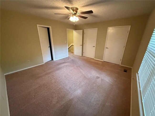 Building Photo - 2462 E Kantz Ln