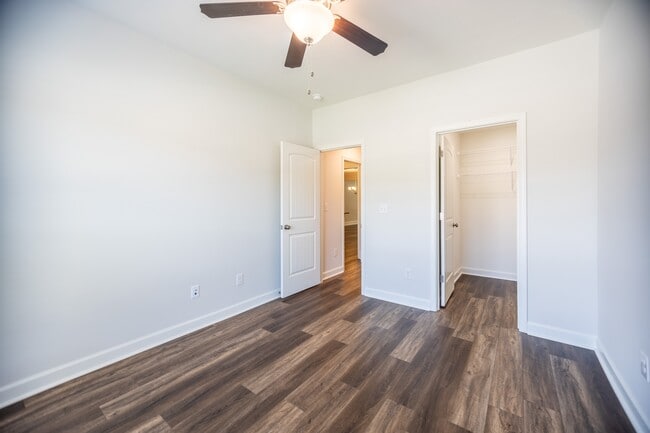 Building Photo - 7172 Paisley Cir