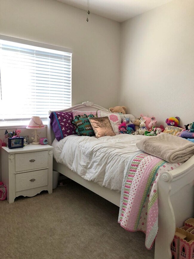 Building Photo - Beautiful renovated 4 Bedroom Rancher in D-12 with Cheyenne Mtn. Views, close to Ft. Carson!