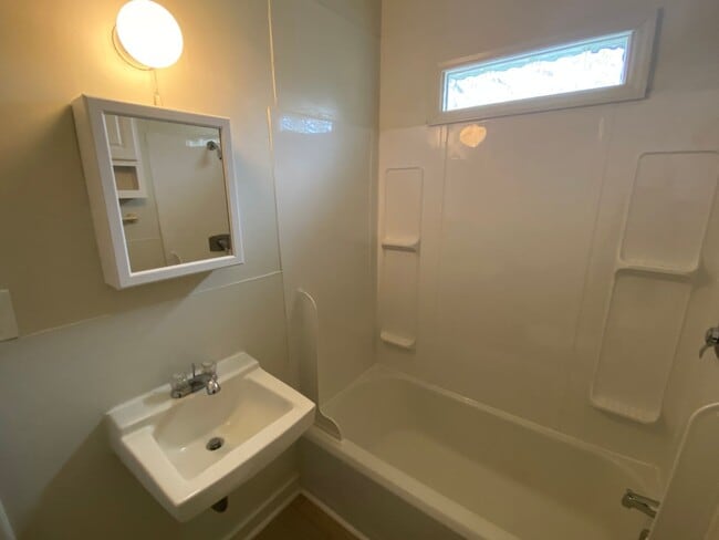 Building Photo - Spacious 1 Bedroom Near Duke East and Broad St - Huge Fenced Yd!