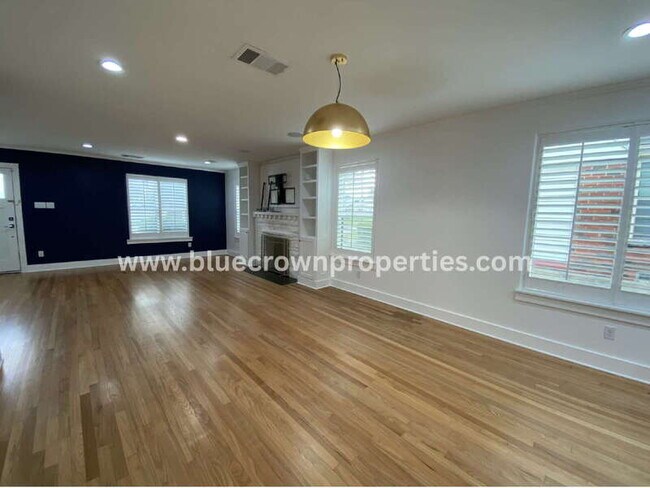 Building Photo - 1223 E Waco Ave