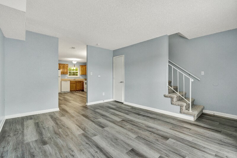 Building Photo - 1312 Ely Rd