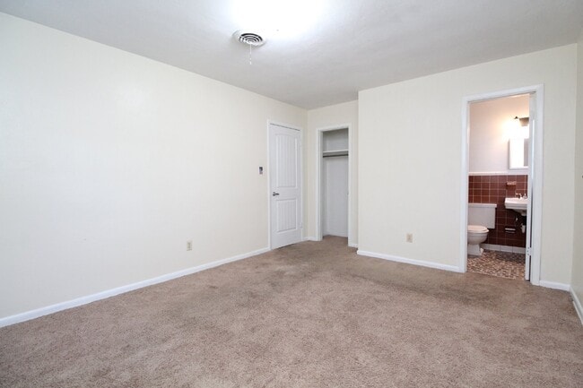 Building Photo - HUD Accepted! 3BR/2BA West Pensacola Home – Fenced Yard