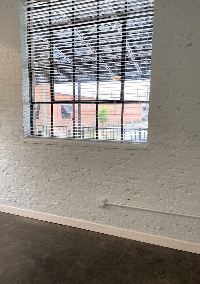 Building Photo - 410 Wellons St