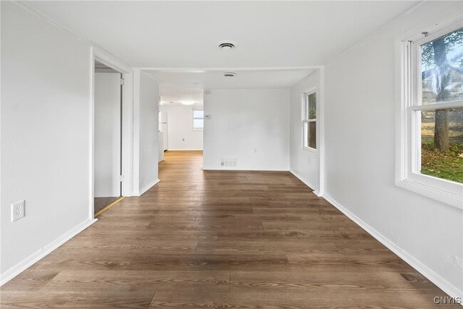 Building Photo - 308 Nelson Ave