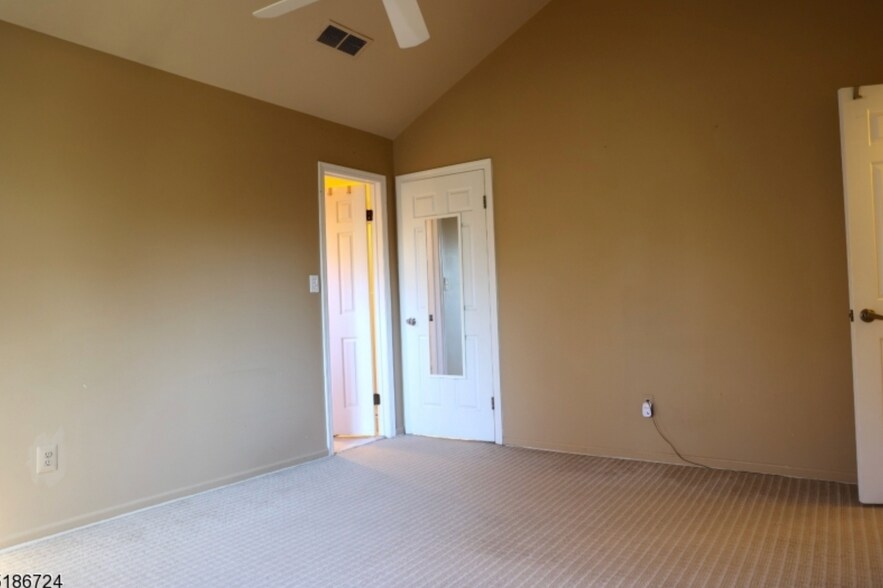 Building Photo - 45 Aspen Dr